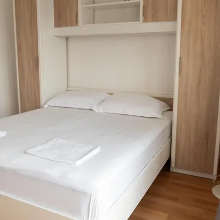 Apartment By The Sea Arbanija, Ciovo - 16117 Trogir